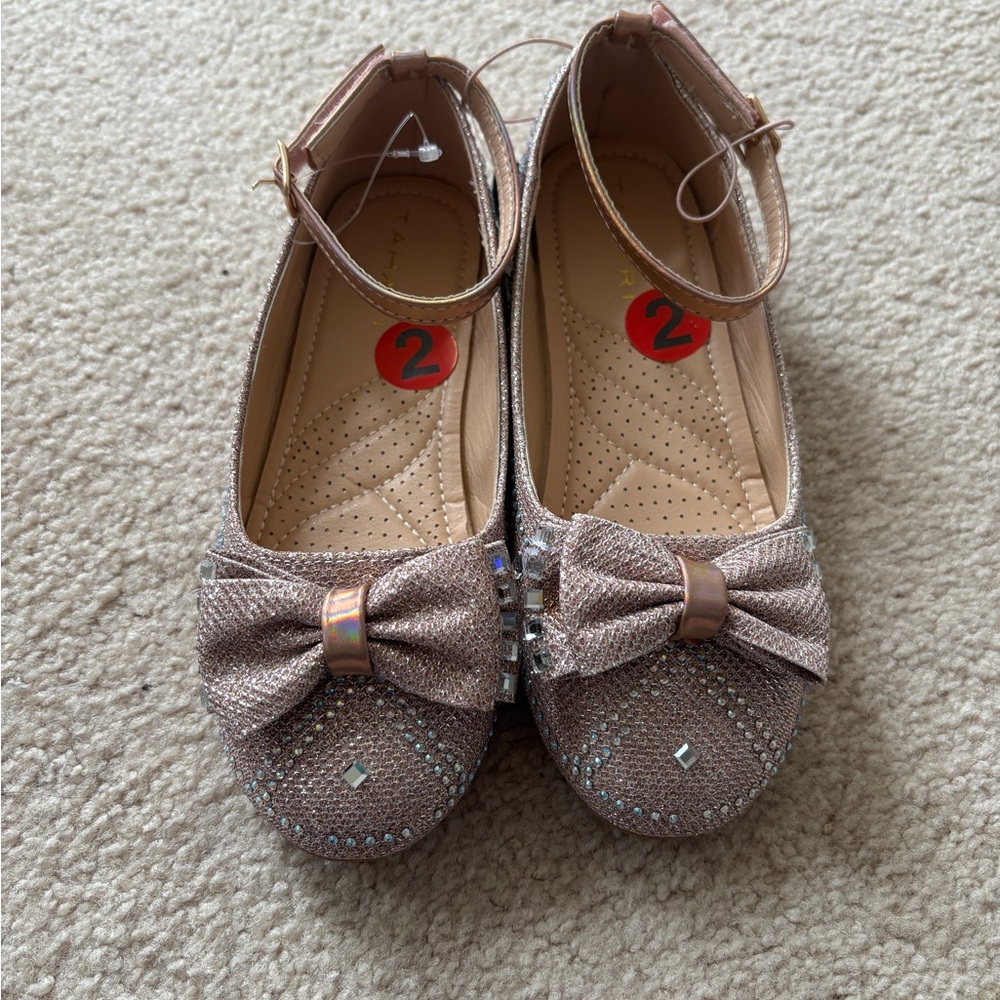 NWT🤍Tahari Kids Sparkling Bow Dress Shoe🤍 size 7- 9 age